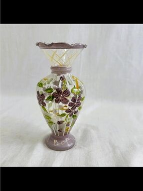 Tracy Porter VTGHand Painted Glass Purple Floral Bud Vase Ruffled Edge 6.5 In